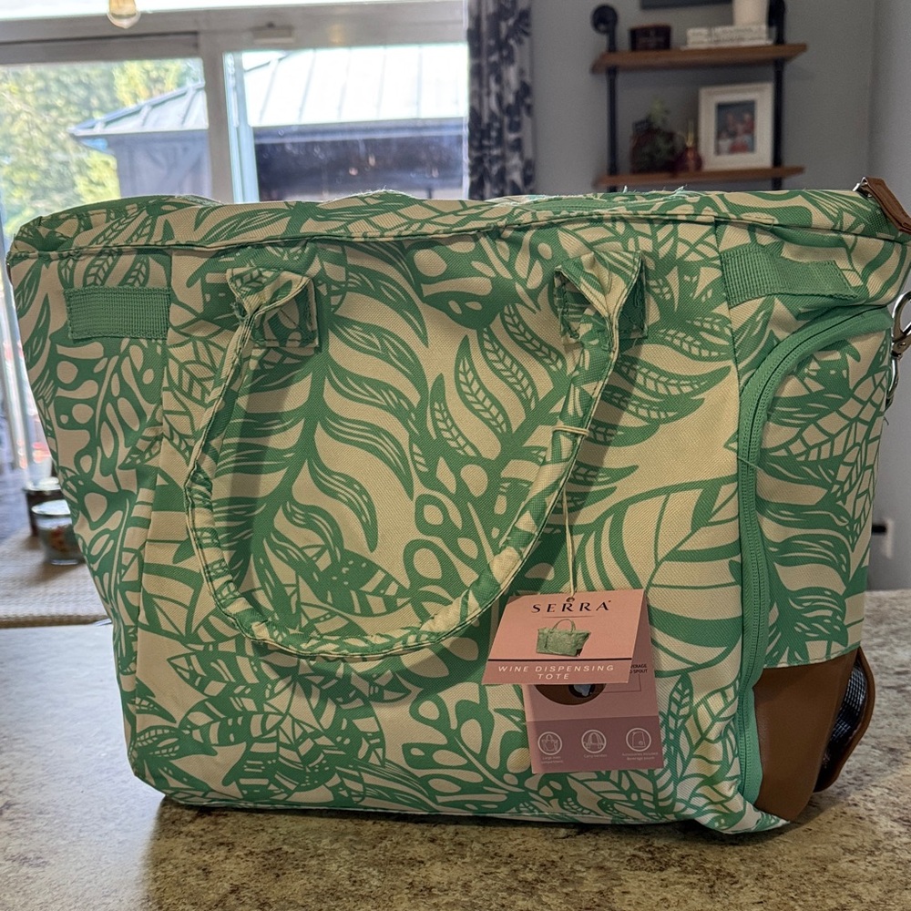 Serra Tropical Green and Cream Wine dispensing tote. New